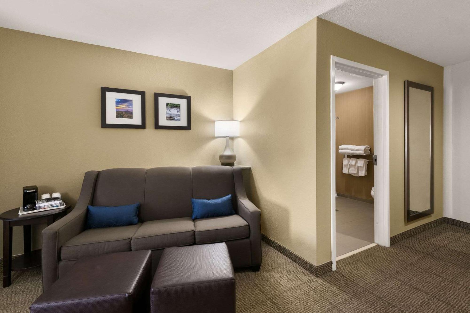 Comfort Suites Commerce Eksteriør bilde